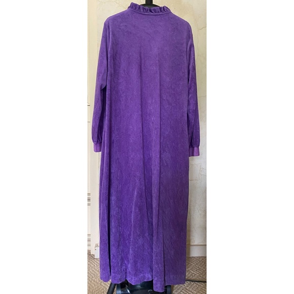 JCPenney misses velour robe - Picture 3 of 5